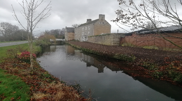 Stamford Canal - Molecey Mill from lock 9